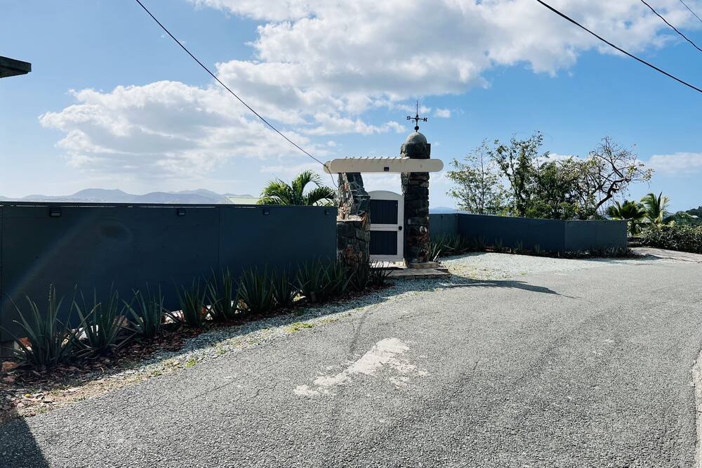 Photo of Outdoor in Great Cruz Bay