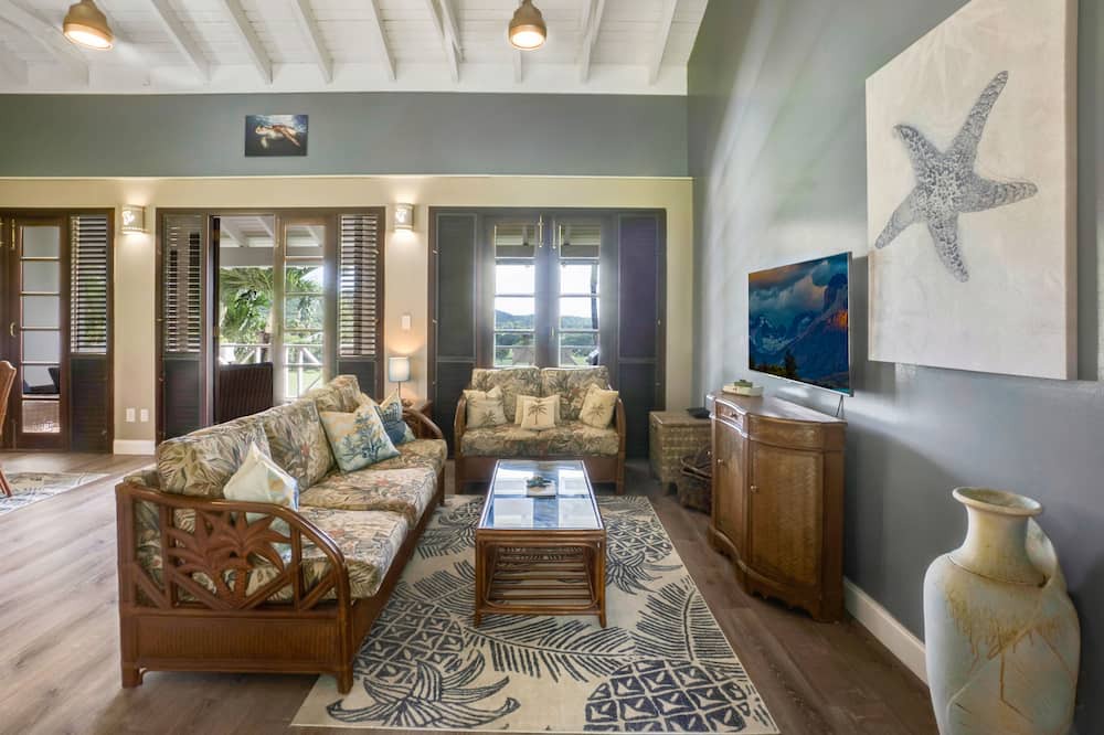 Photo of Livingroom in Estate River