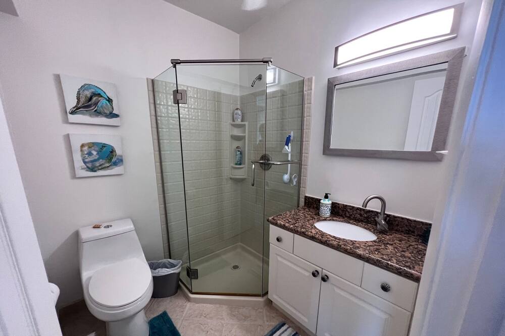 Photo of Bathroom in Cotton Valley