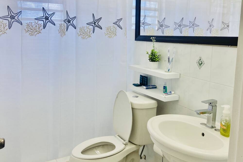 Photo of Bathroom in Testman