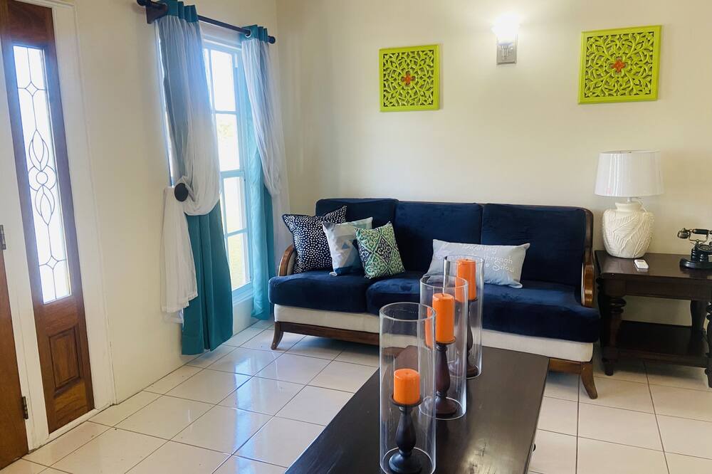 Photo of Livingroom in Testman