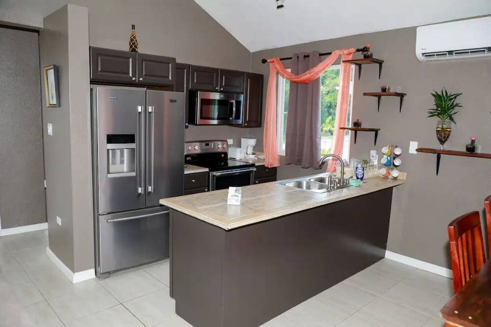 Photo of Kitchen in Estate Kings Quarter