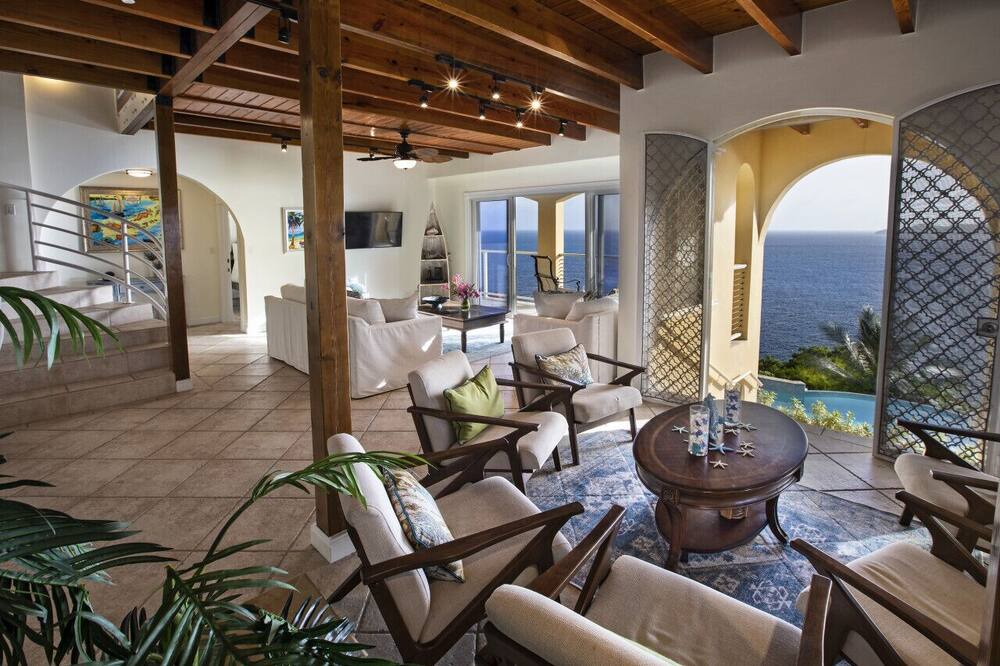 Photo of Others in Estate Little Saint Thomas