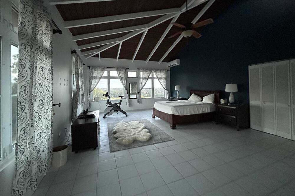 Photo of Bedroom in Estate Orange Grove West