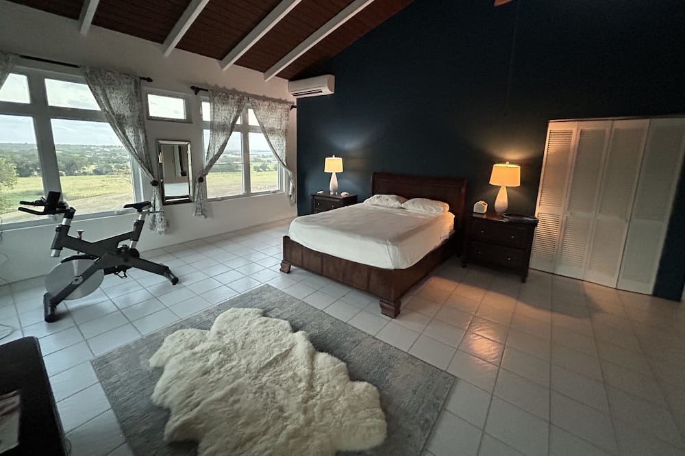 Photo of Bedroom in Estate Orange Grove West