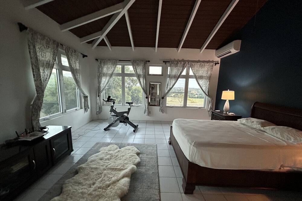 Photo of Bedroom in Estate Orange Grove West