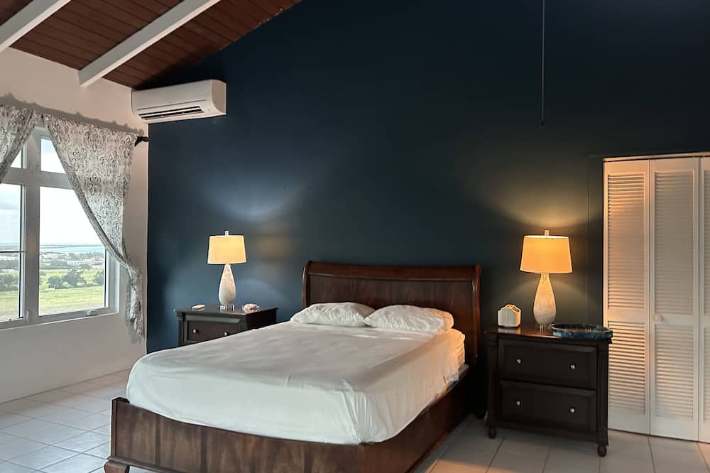 Photo of Bedroom in Estate Orange Grove West