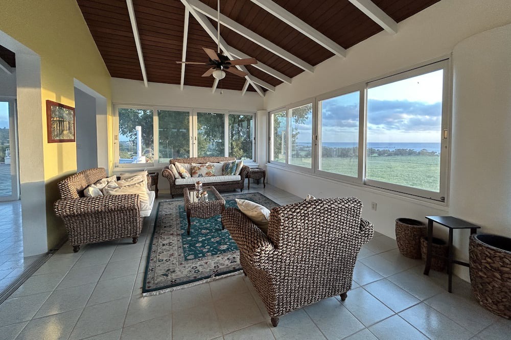 Photo of Outdoor in Estate Orange Grove West