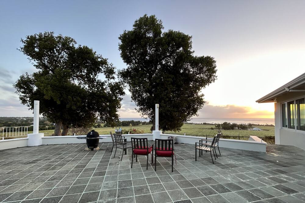 Photo of Outdoor in Estate Orange Grove West