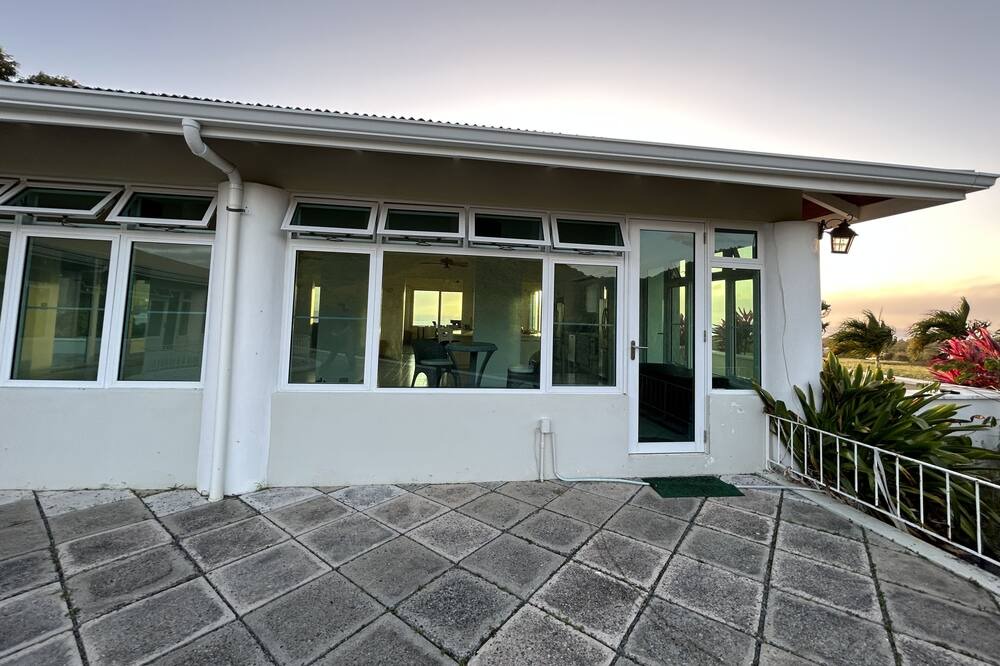 Photo of Outdoor in Estate Orange Grove West