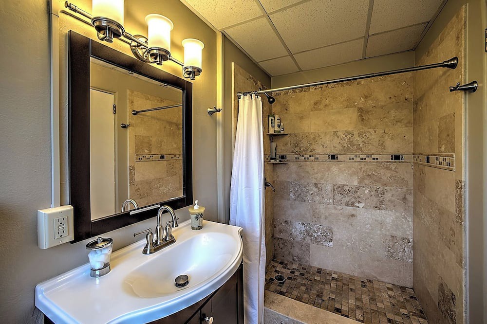 Photo of Bathroom in Estate William