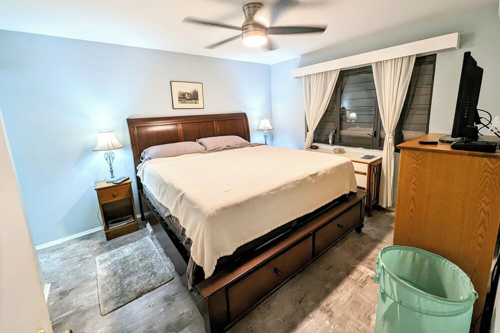Photo of Bedroom in Estate Mount Welcome