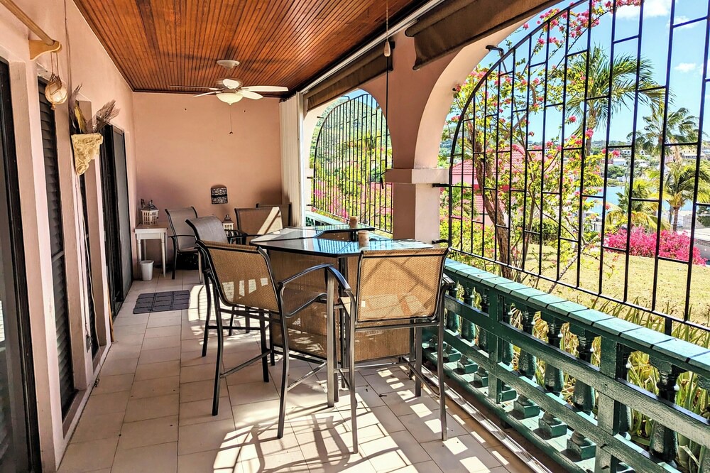Photo of Outdoor in Estate Mount Welcome