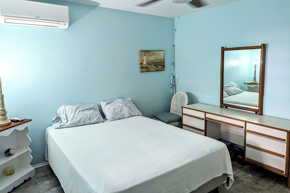 Photo of Bedroom in Estate Mount Welcome