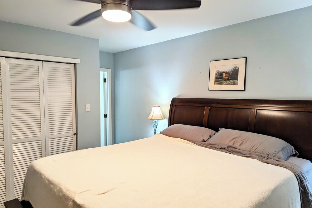 Photo of Bedroom in Estate Mount Welcome