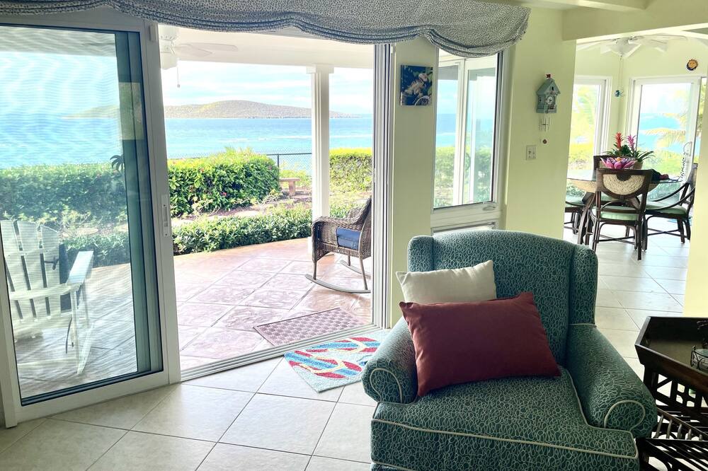 Photo of Livingroom in Cotton Valley