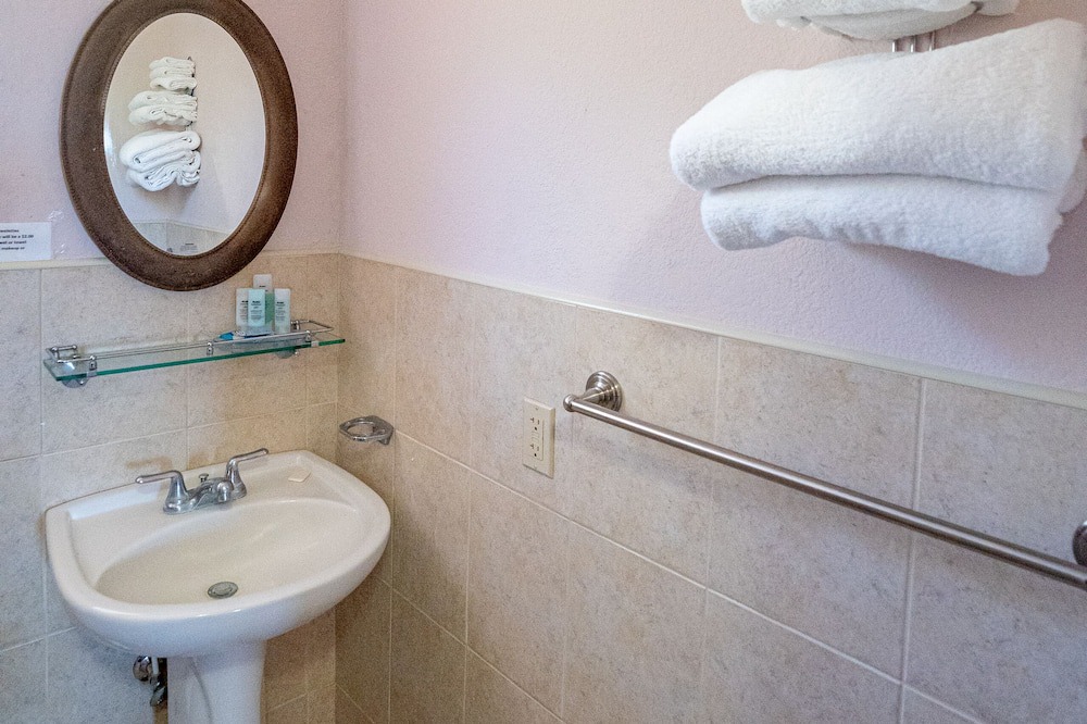 Photo of Bathroom in Estate Salt River