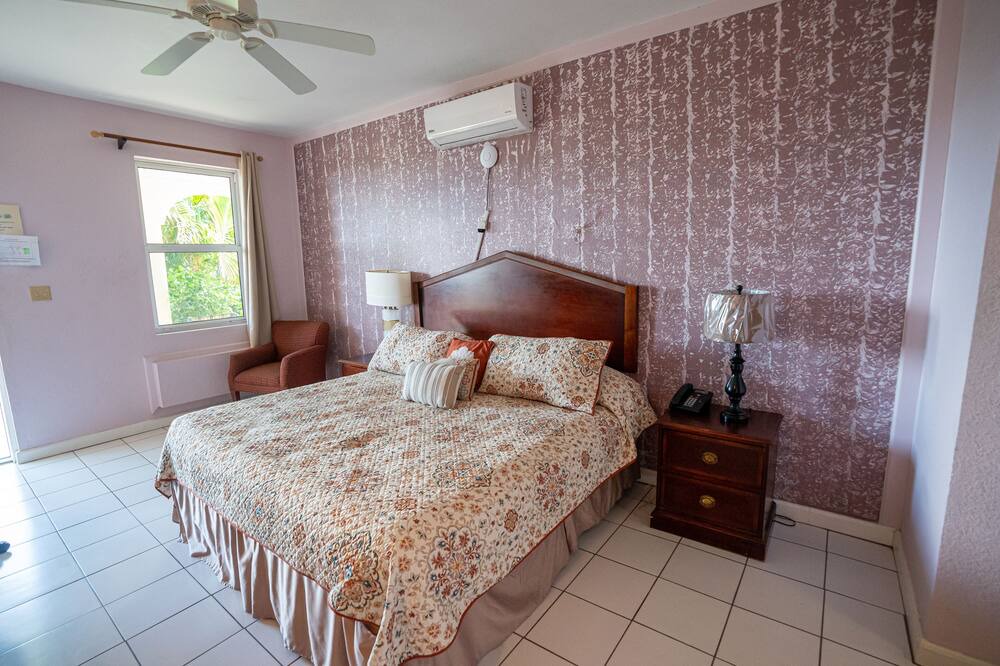 Photo of Bedroom in Estate Salt River