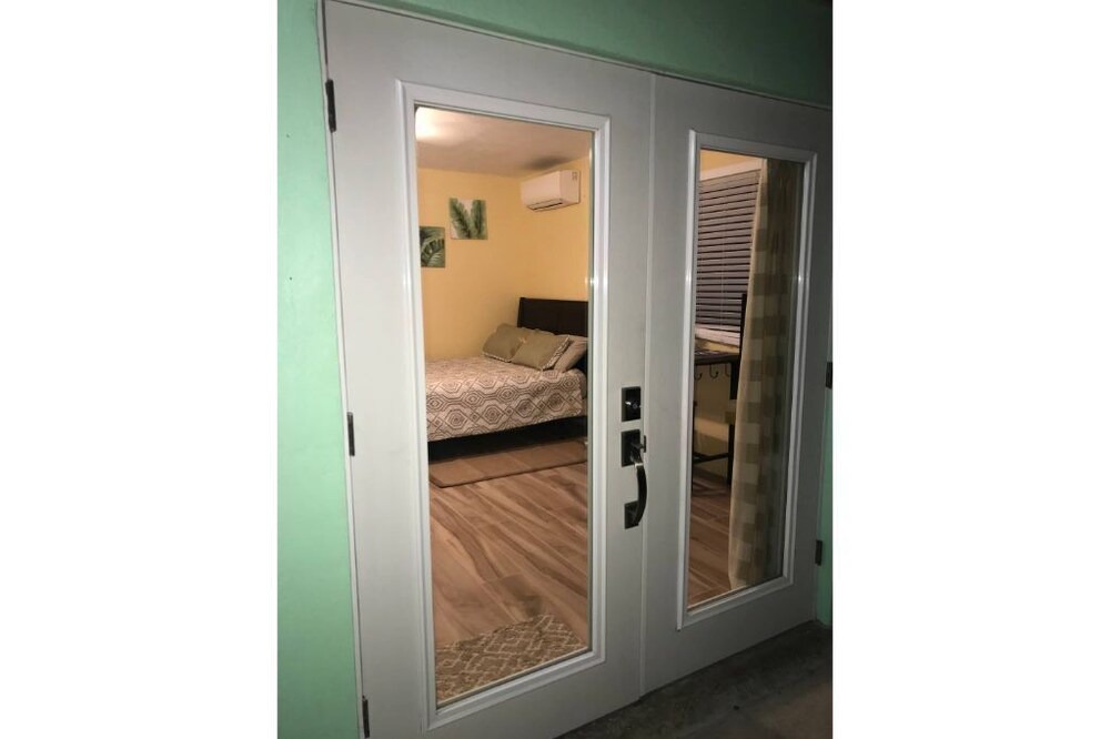Photo of Bedroom in Estate Lowry Hill