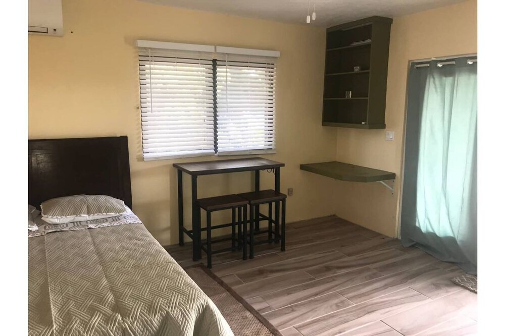 Photo of Bedroom in Estate Lowry Hill