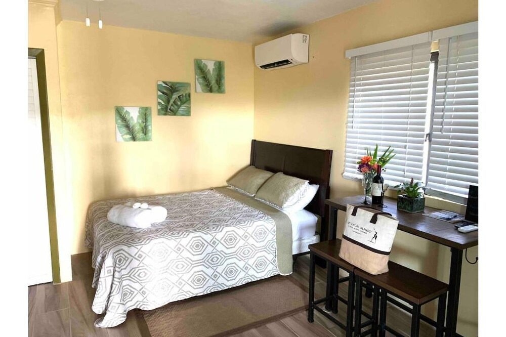 Photo of Bedroom in Estate Lowry Hill