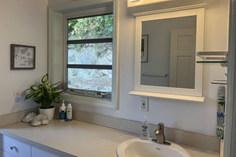 Photo of Bathroom in Maho Bay Quarter