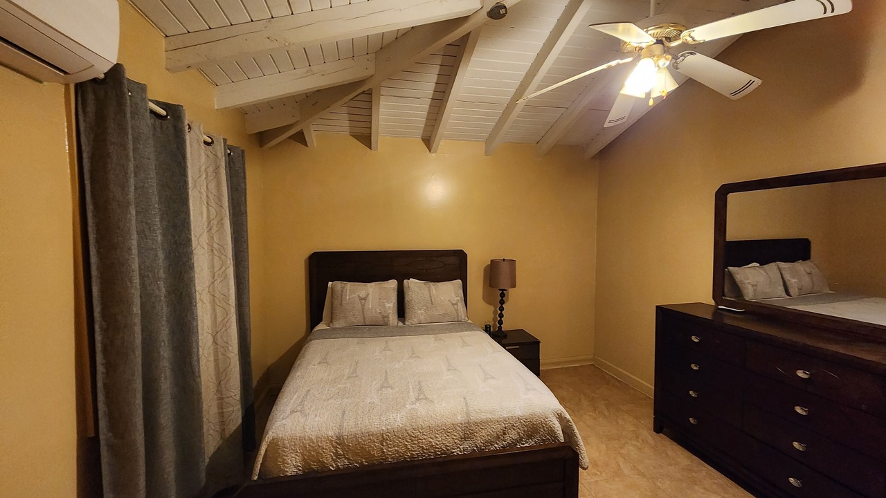 Photo of Bedroom in Estate White Lady