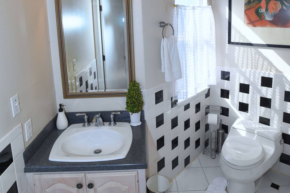 Photo of Bathroom in Estate Peterborg