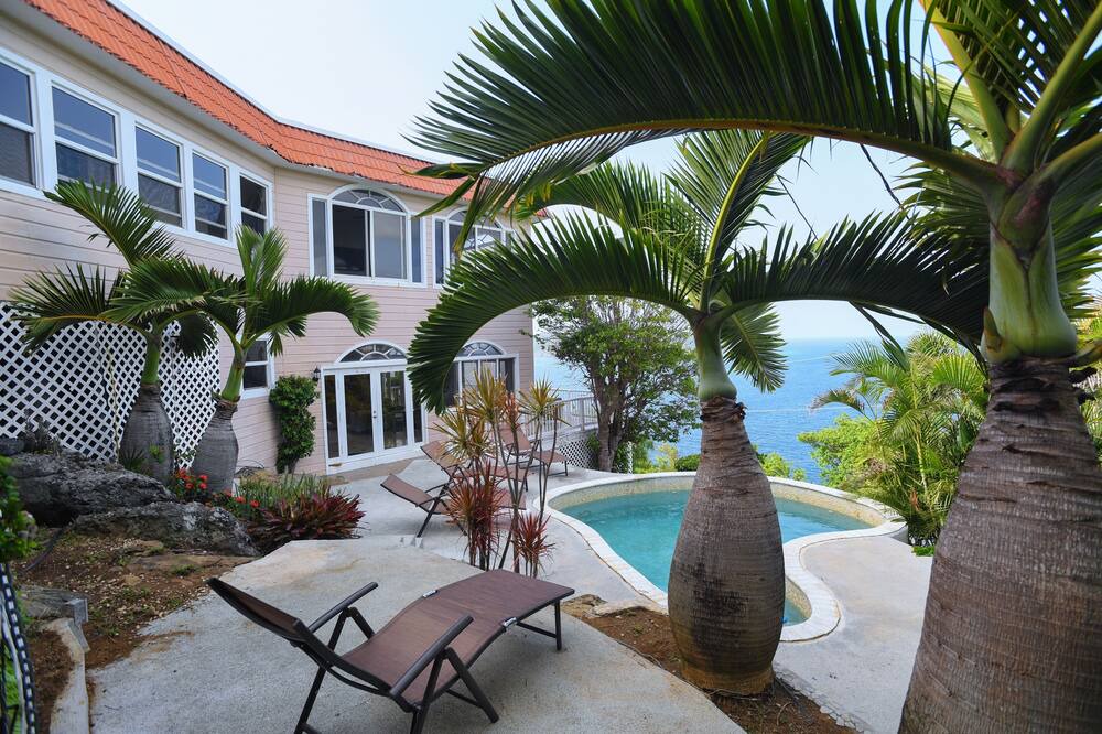 Photo of Outdoor in Estate Peterborg