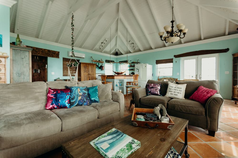 Photo of Livingroom in Cotton Valley