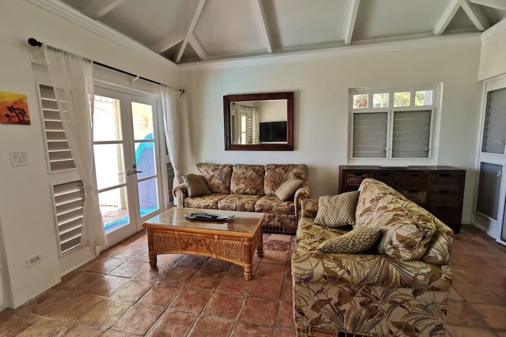 Photo of Livingroom in Cotton Valley Shores