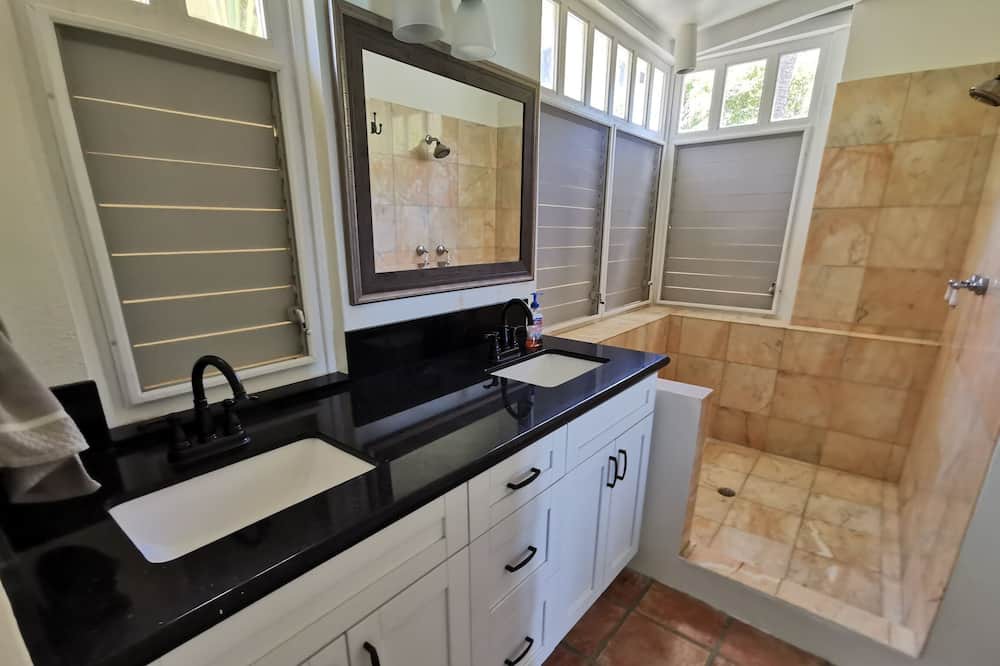 Photo of Kitchen in Cotton Valley Shores