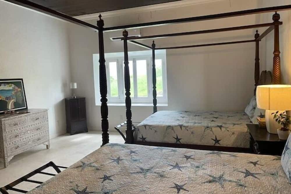 Photo of Bedroom in Estate Rust Up Twist