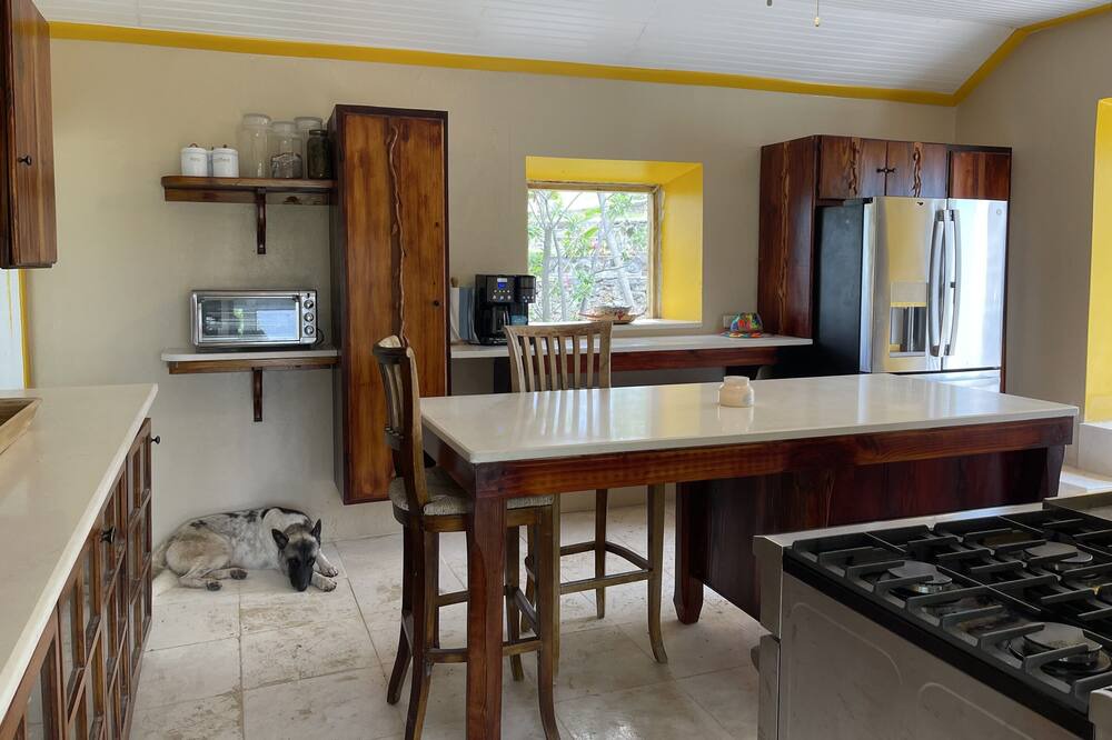 Photo of Kitchen in Estate Rust Up Twist