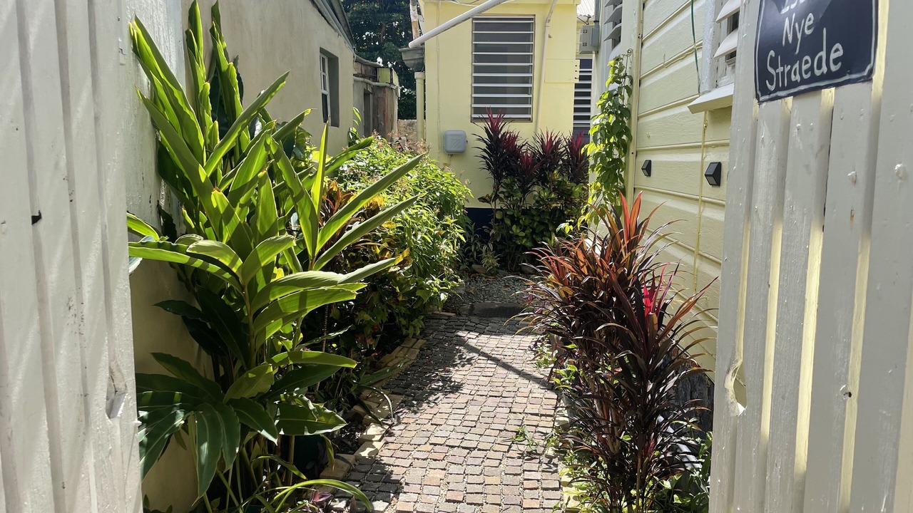 Photo of Outdoor in Estate Queens Quarter