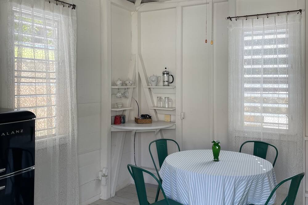 Photo of Bedroom in Estate Queens Quarter