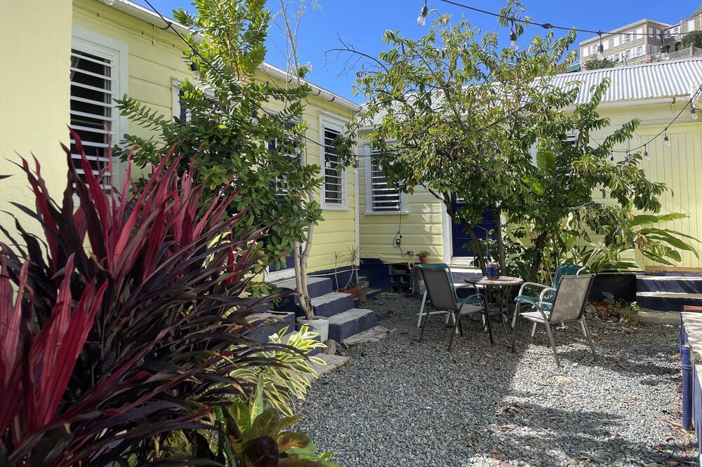 Photo of Outdoor in Estate Queens Quarter