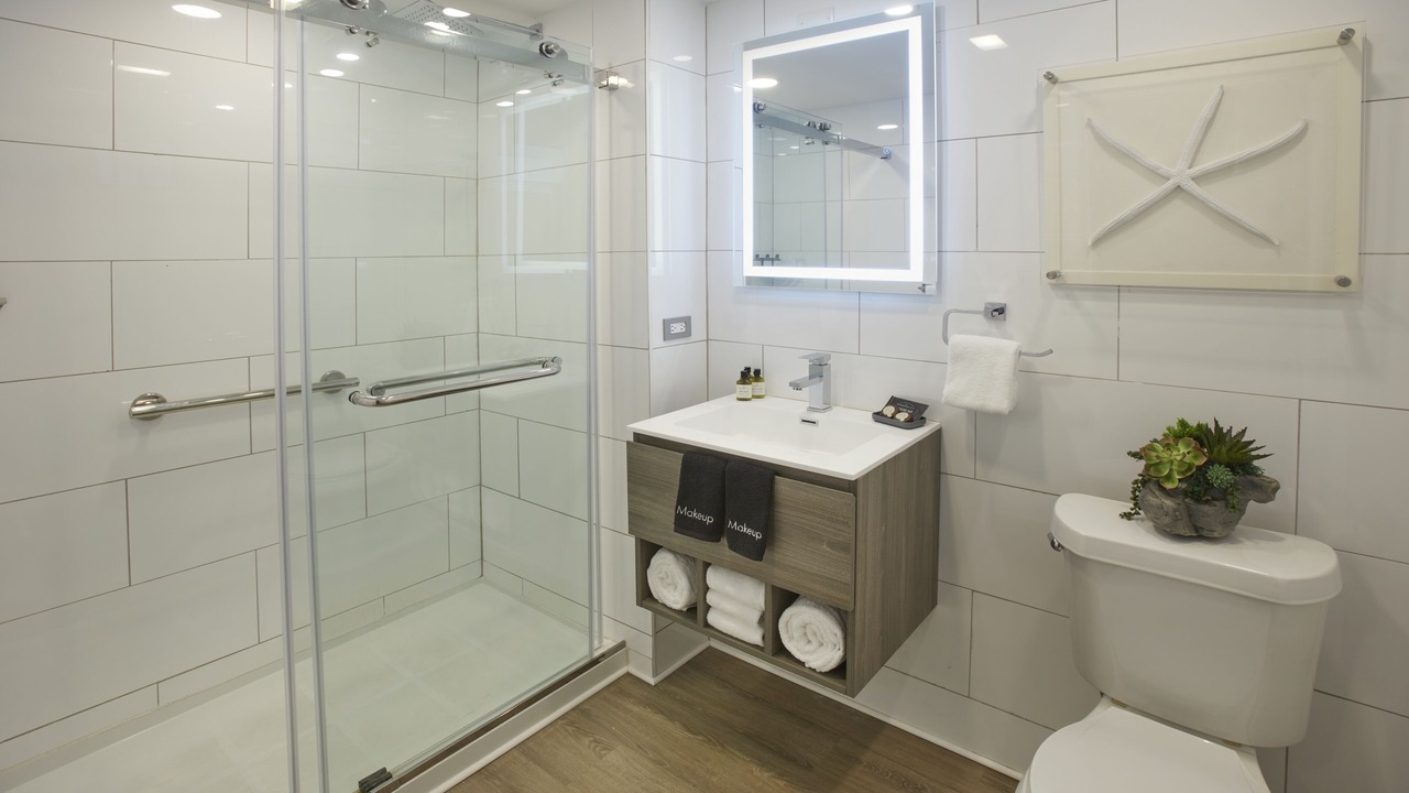 Photo of Bathroom in Estate Turner Hole