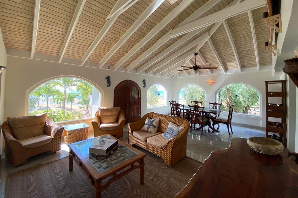 Photo of Livingroom in East End