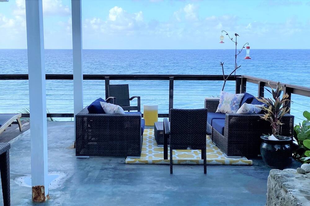 Photo of Patio Balcony in Estate La Vallee