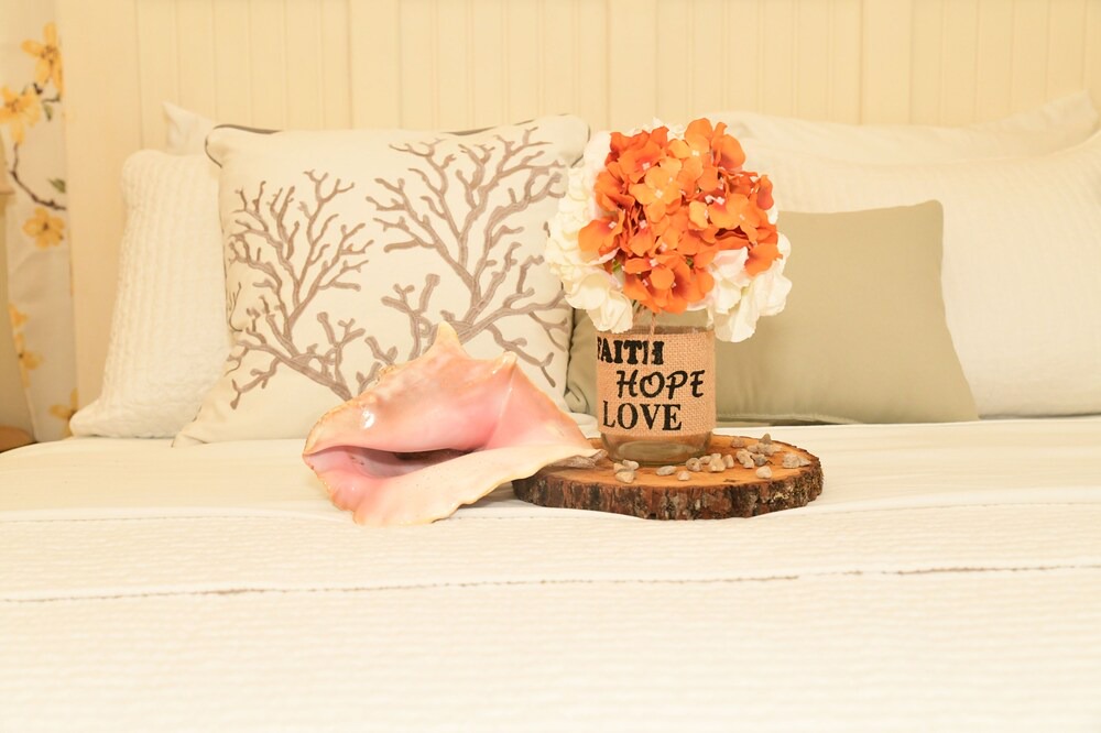 Photo of Bedroom in Estate Hermon Hill