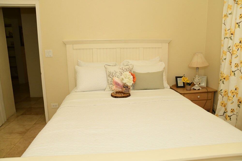 Photo of Bedroom in Estate Hermon Hill