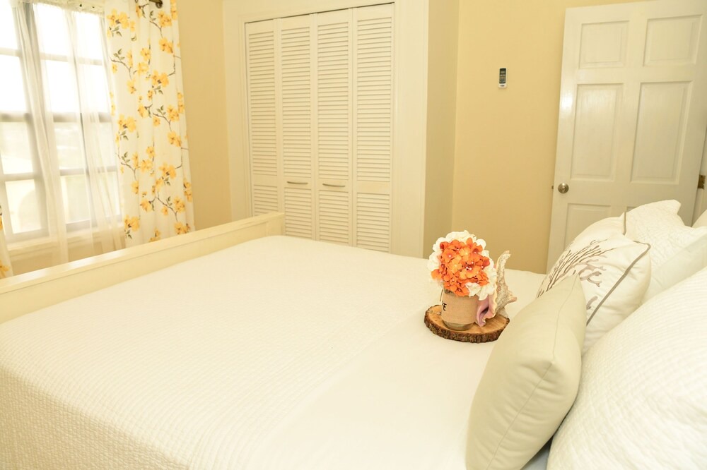 Photo of Bedroom in Estate Hermon Hill
