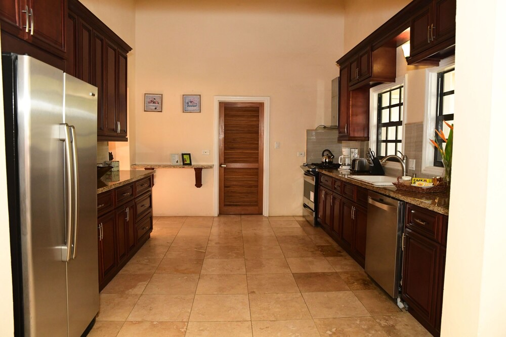 Photo of Kitchen in Estate Hermon Hill