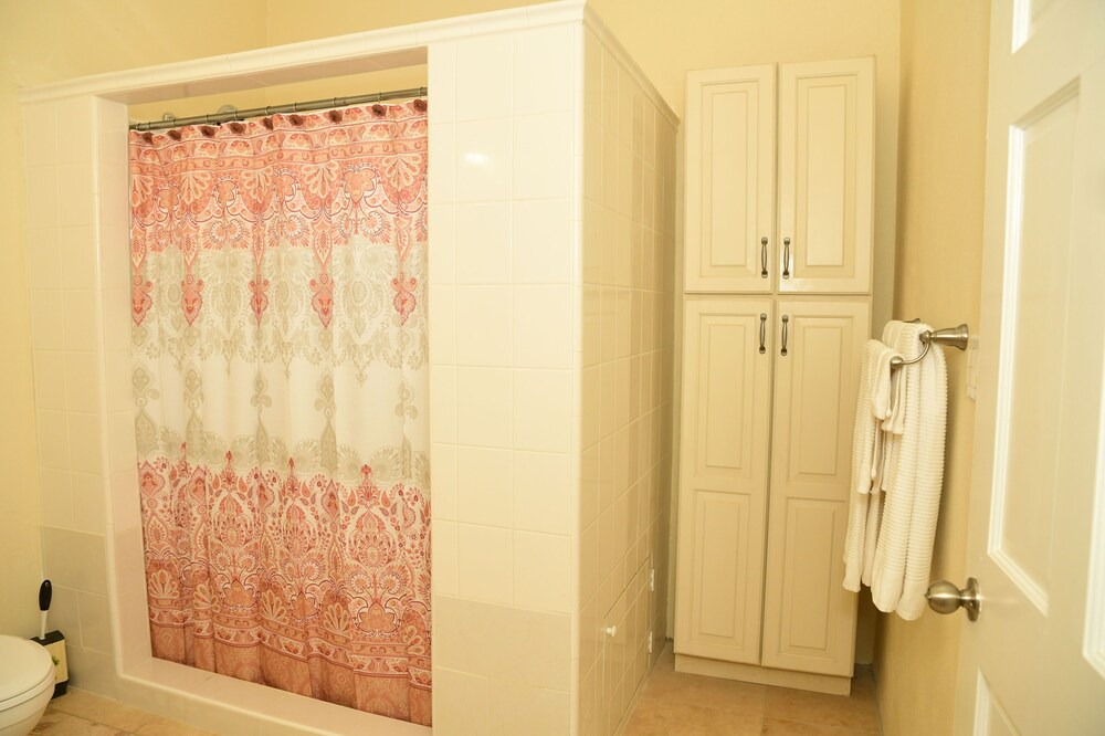 Photo of Bathroom in Estate Hermon Hill