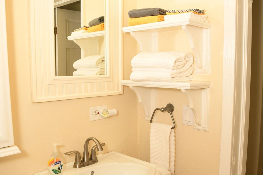 Photo of Bathroom in Estate Hermon Hill