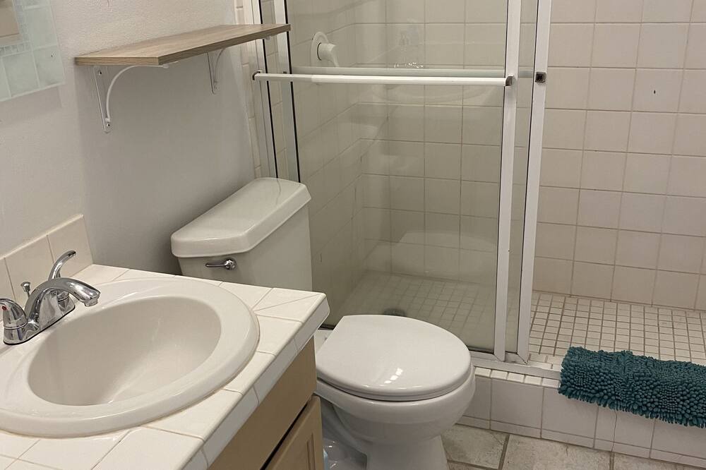 Photo of Bathroom in Estate Kings Quarter