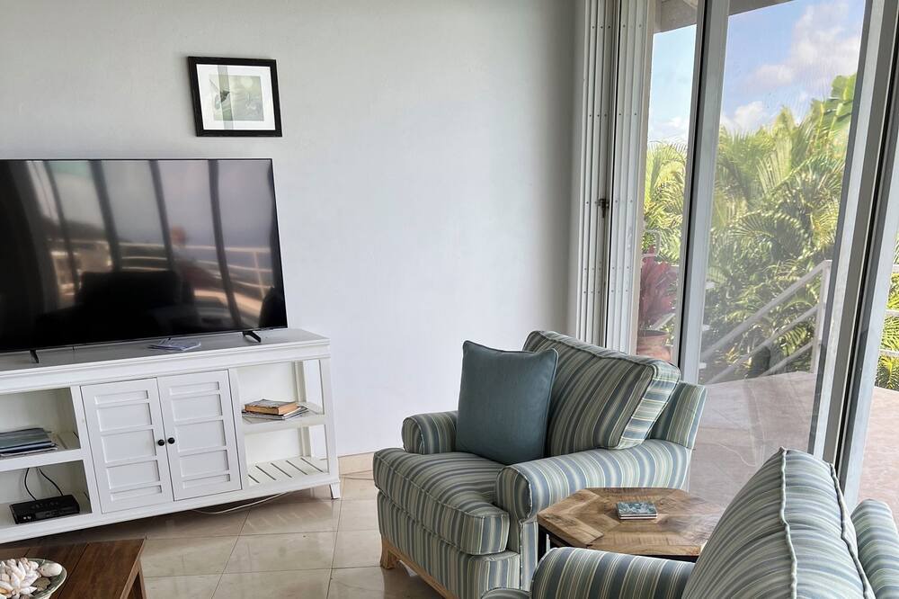 Photo of Livingroom in Estate Kings Quarter