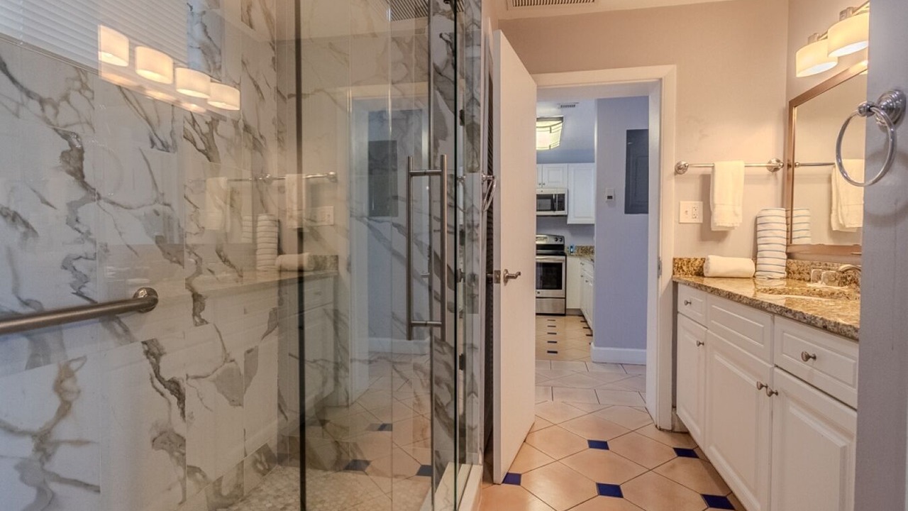 Photo of Bathroom in Estate Kings Quarter