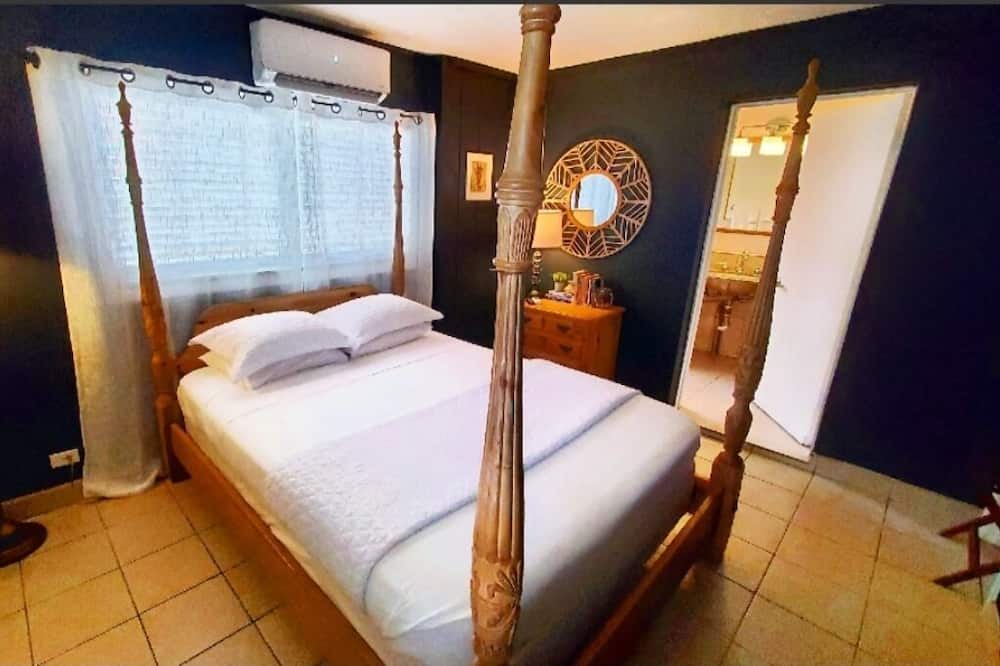 Photo of Bedroom in Estate Contant